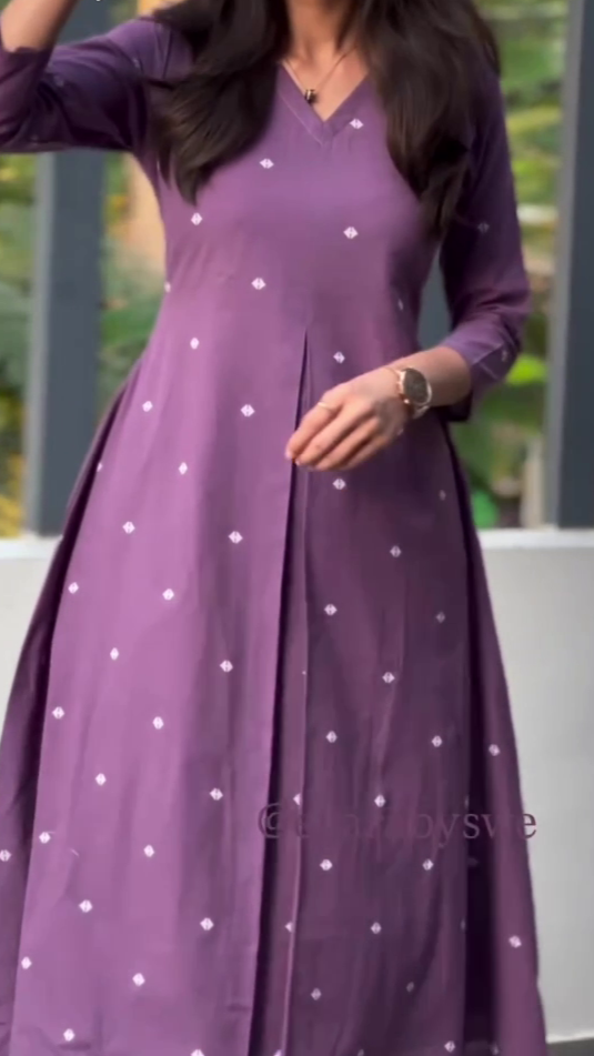 Pleated Buti Kurti